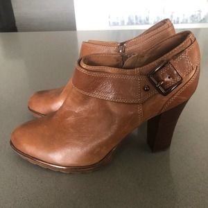 Sofft Brown Heeled Booties NWOT 9.5
